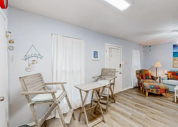 Apartment Front 202 Gulf Shores